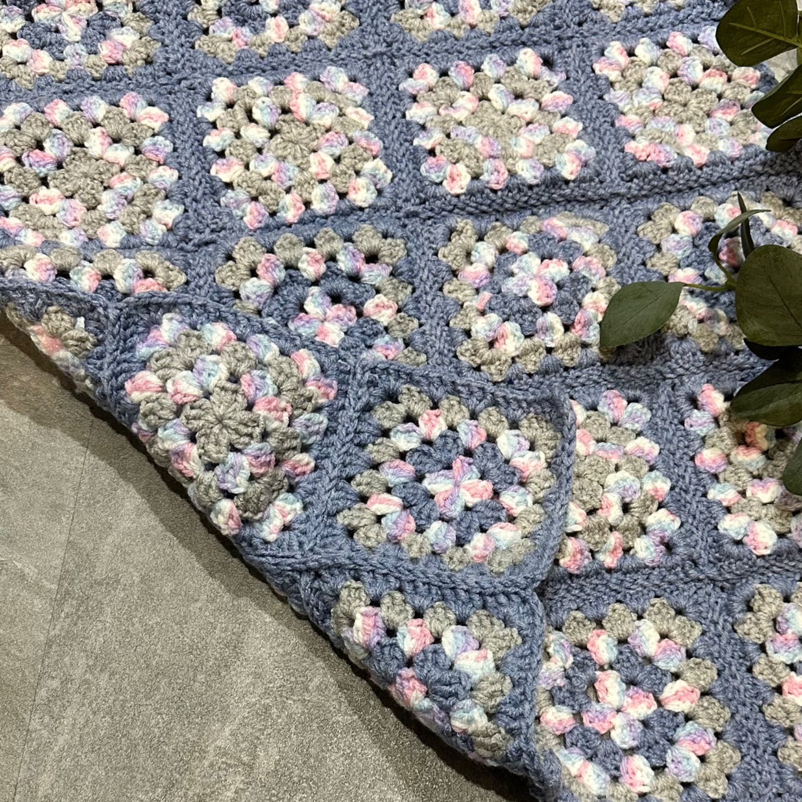 手編みモチーフブランケット sawada itto×Jul Knittingコラボ・モチーフ編みのブランケット