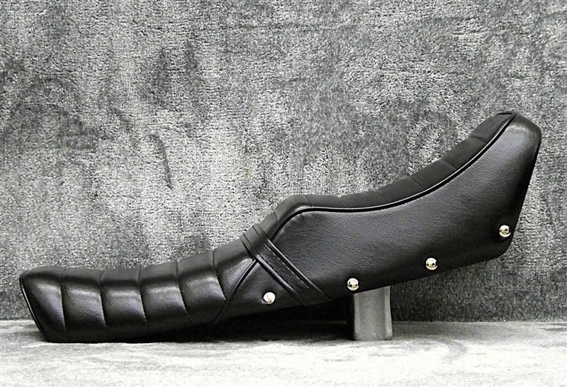 ブラック ボタン