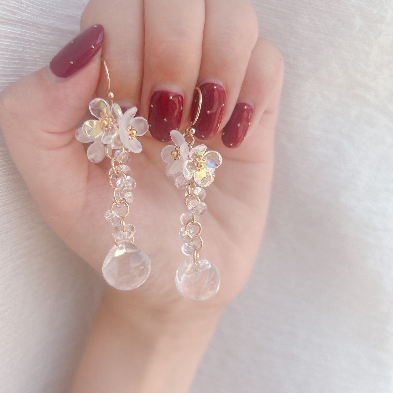 【028】ハンドメイド　ピアス　イヤリング　フックピアス　ネジバネ式イヤリング　大ぶりアクセサリー　お花　ゆらゆら