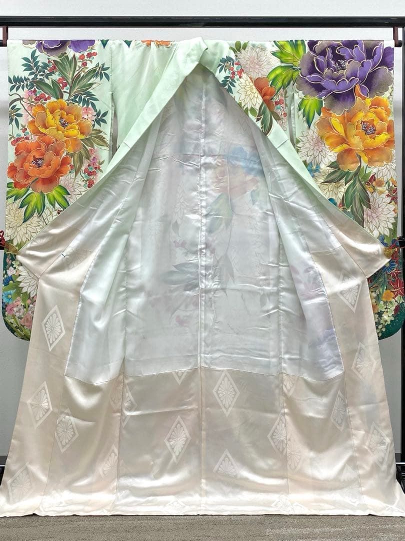 振袖 豪華 刺繍 金彩 紋意匠 牡丹 大輪 身丈170cm パールトーン加工済