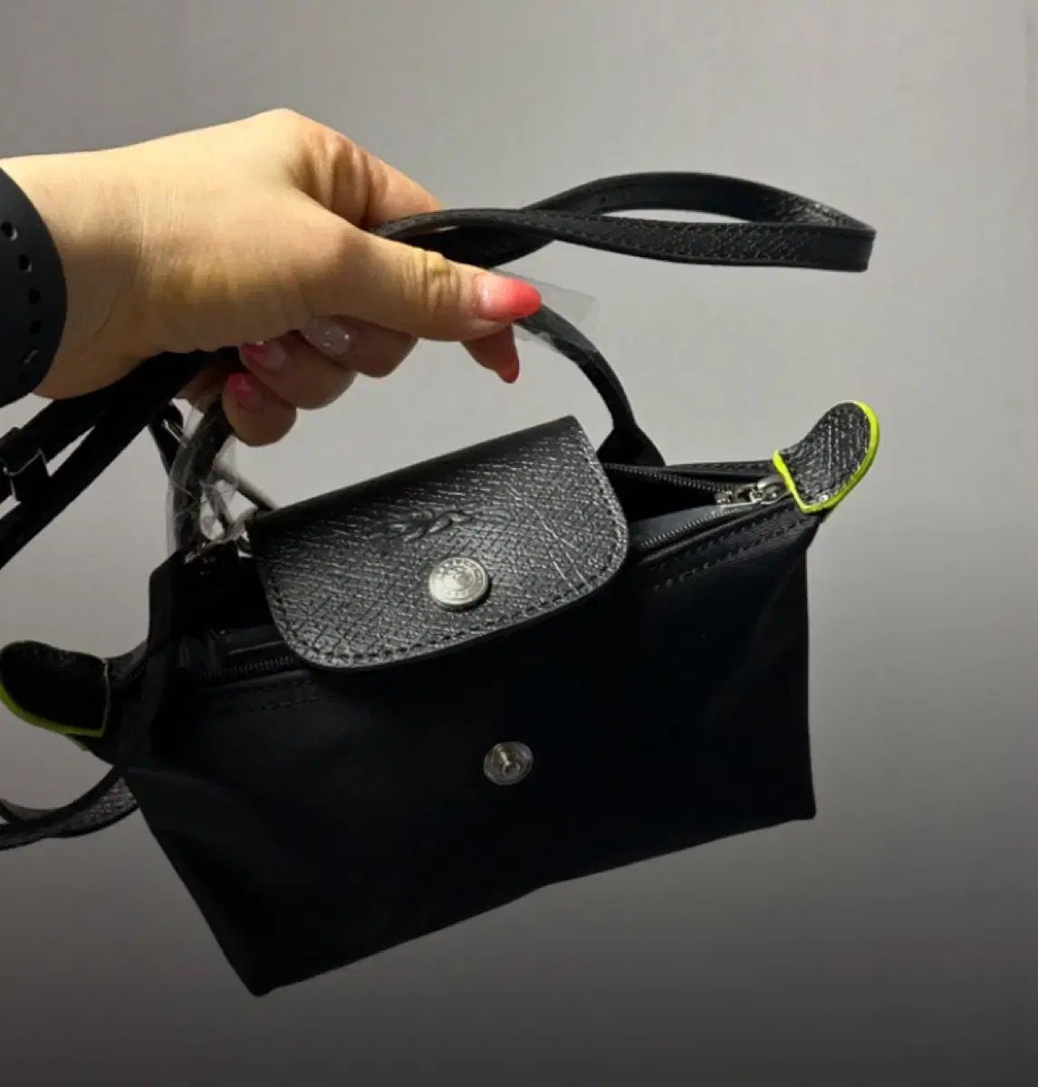 ミスターオリーブ】ウォッシャブルレザー巾着バッグ【ユニセックス