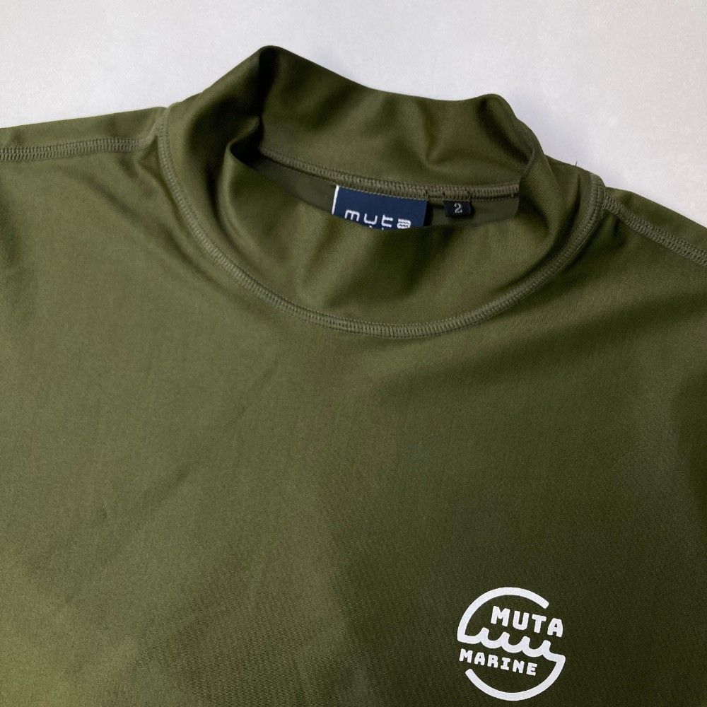 muta MARINE GOLF ムータモックネック半袖シャツカーキロゴ