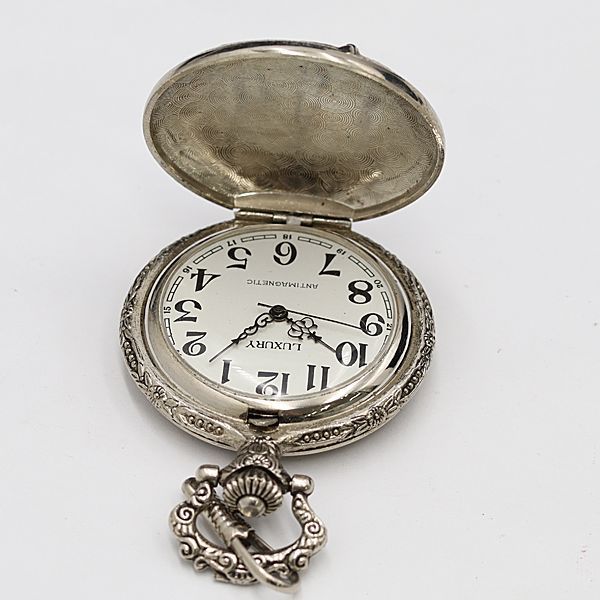 LUXURY 懐中時計 白文字盤 アンティーク MTM 2000000 - メルカリ