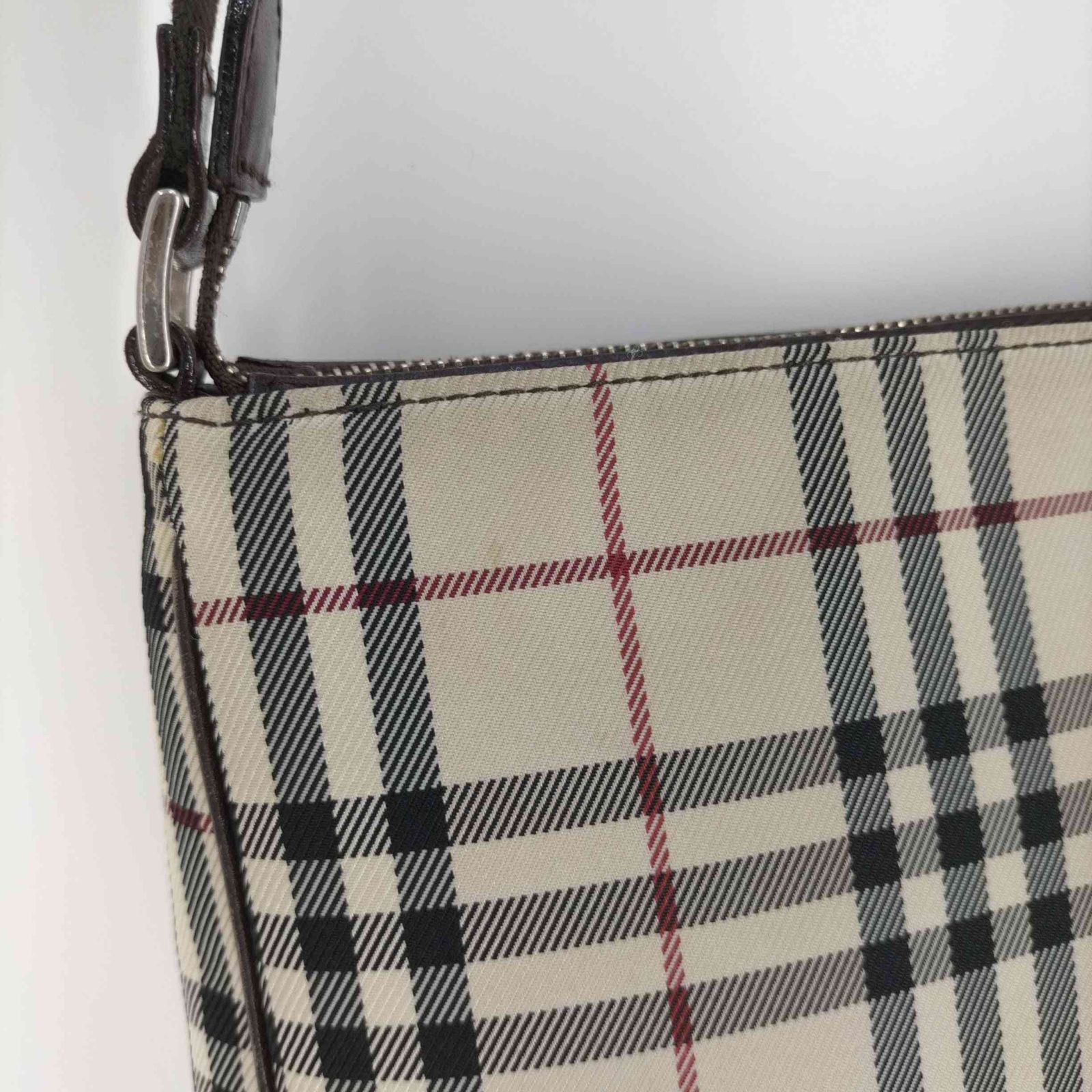 バーバリーズ BURBERRYS ロゴメタルプレート ノバチェック