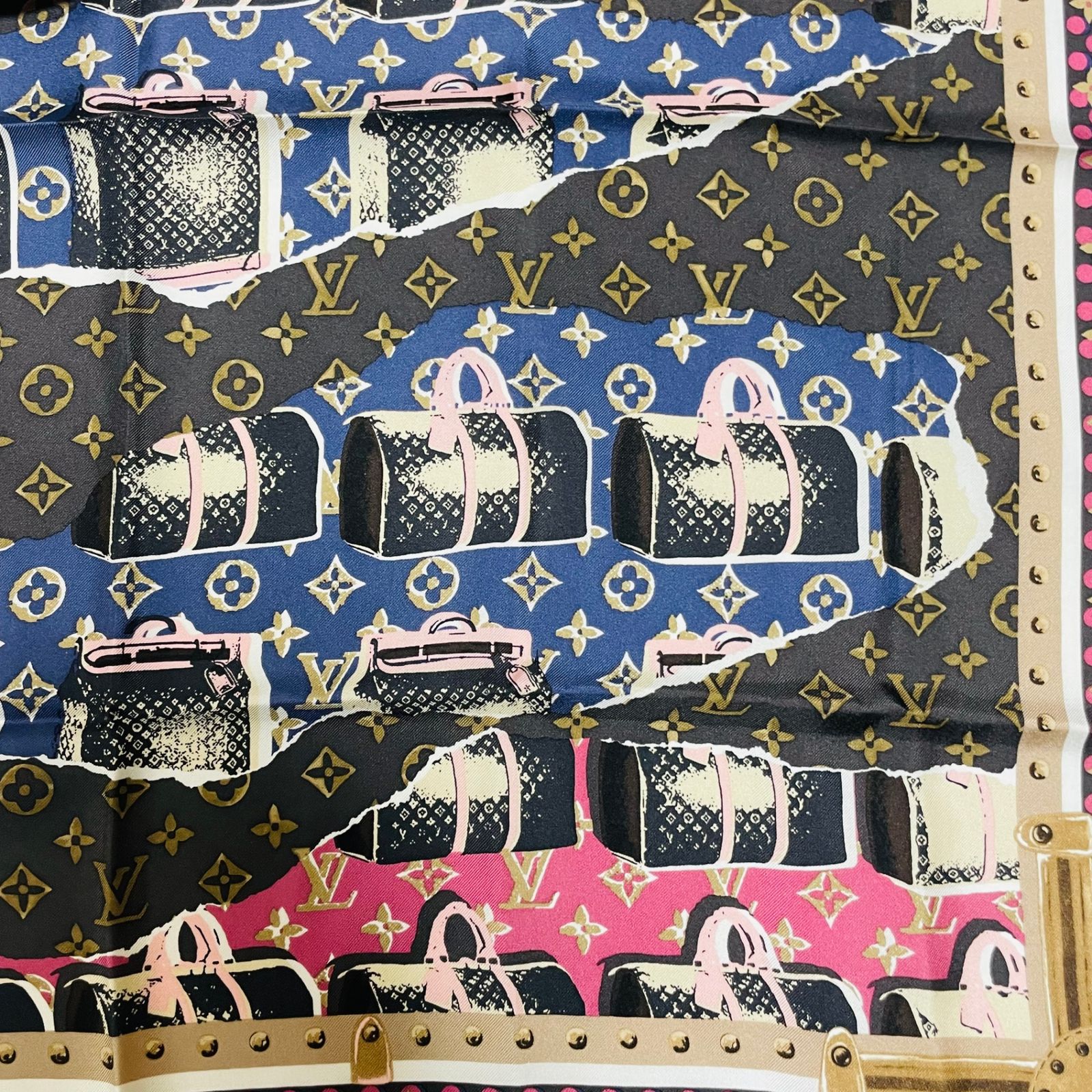 美品 LOUIS VUITTON ルイヴィトン ウォールペーパー モノグラム 