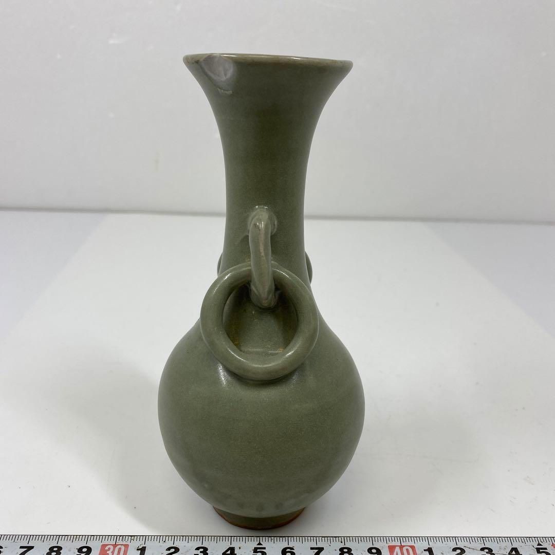 中国明時代 耳環付青磁花瓶 高さ16.4㎝ タサオ 東な6-1112④