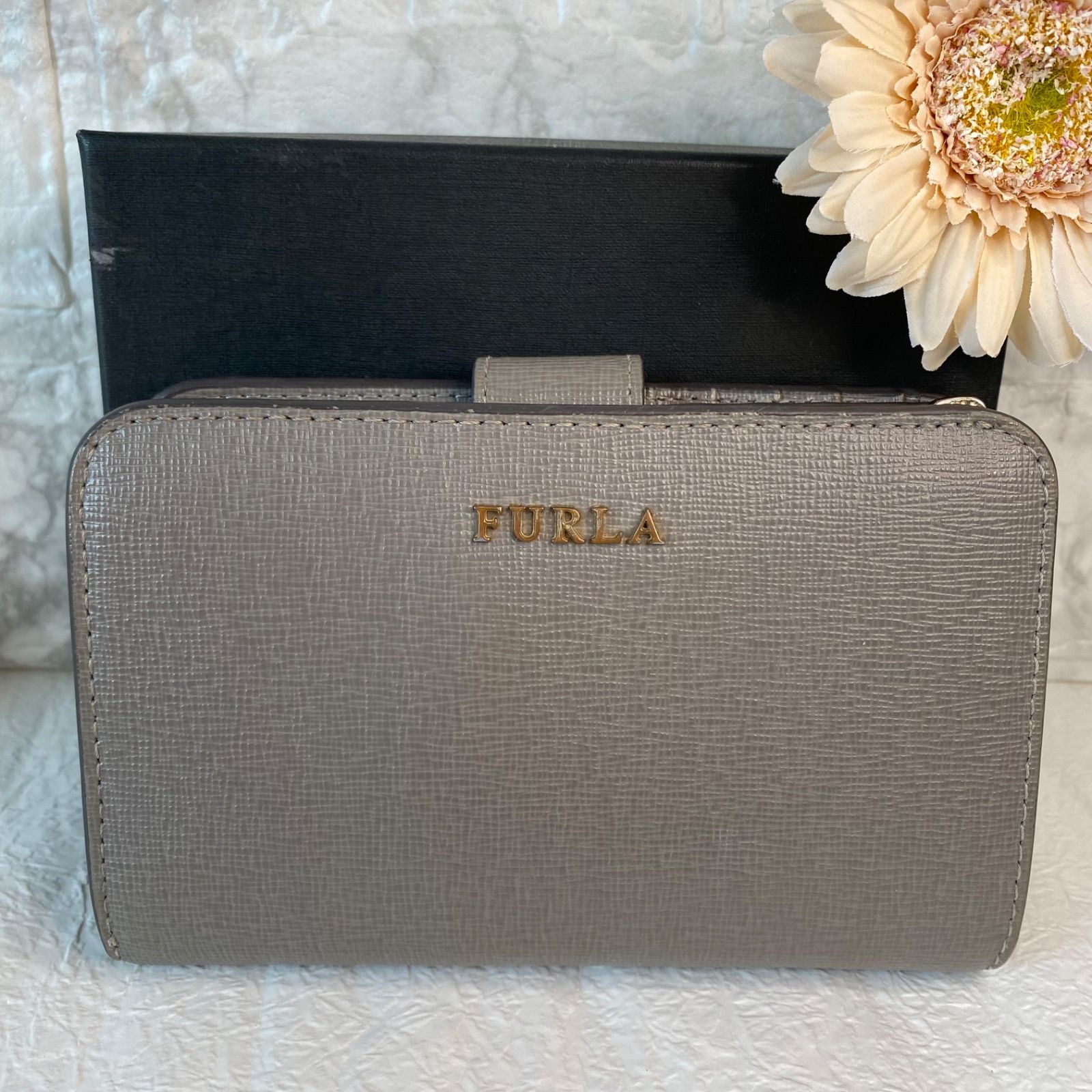 ?美品?FURLA バビロン L字ファスナー二つ折り財布 グレージュ フルラ 