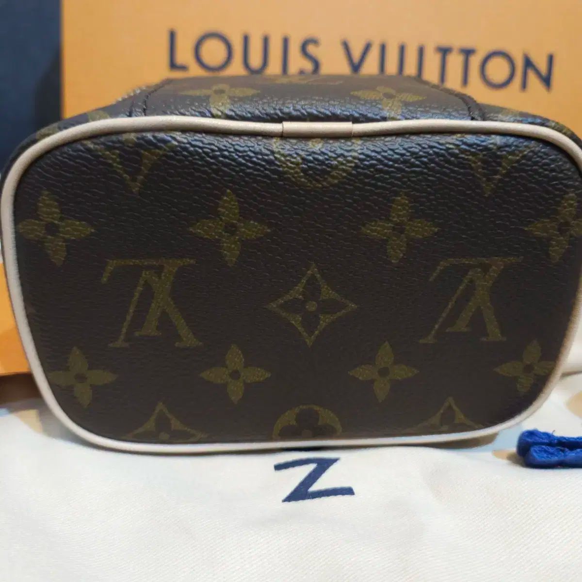 クラッチバッグ m44936