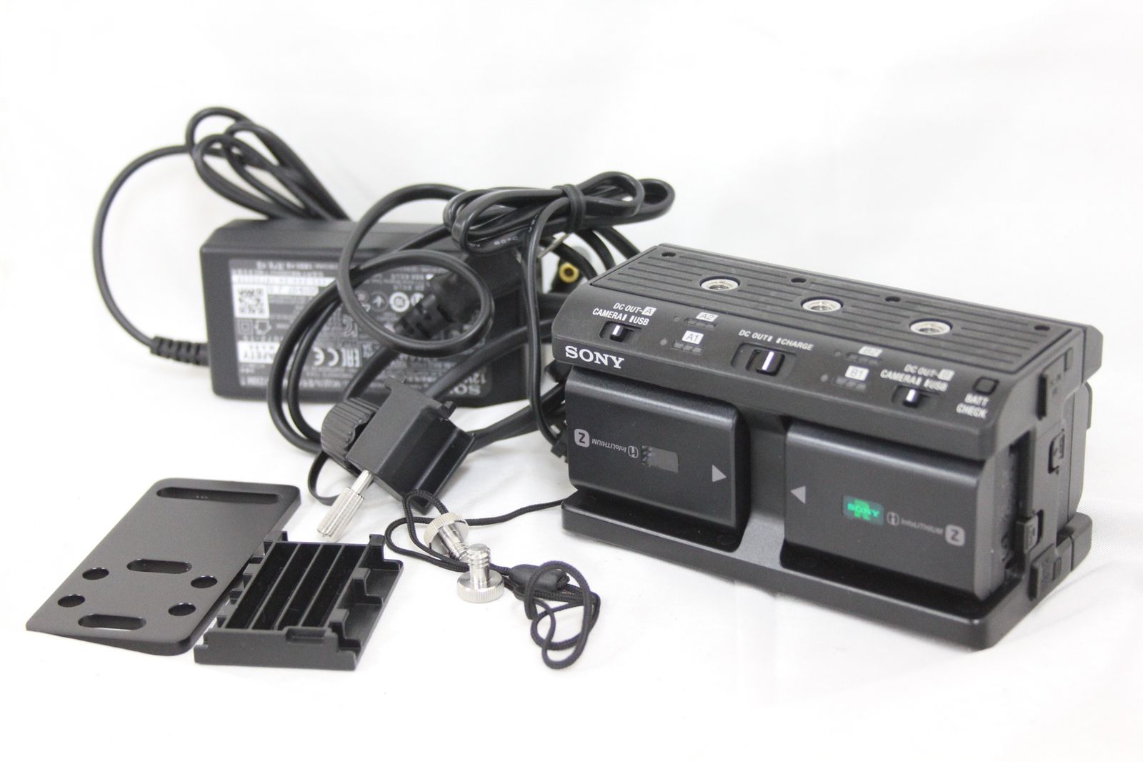返品保証 ソニー Sony Multi Battery Adaptor NPA-MQZ1 NP-FZ100 バッテリー3つセット M2296
