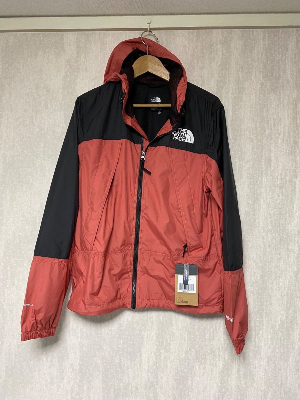 1点のみ 新品☆海外限定☆THE NORTH FACE マウンテンパーカー S 
