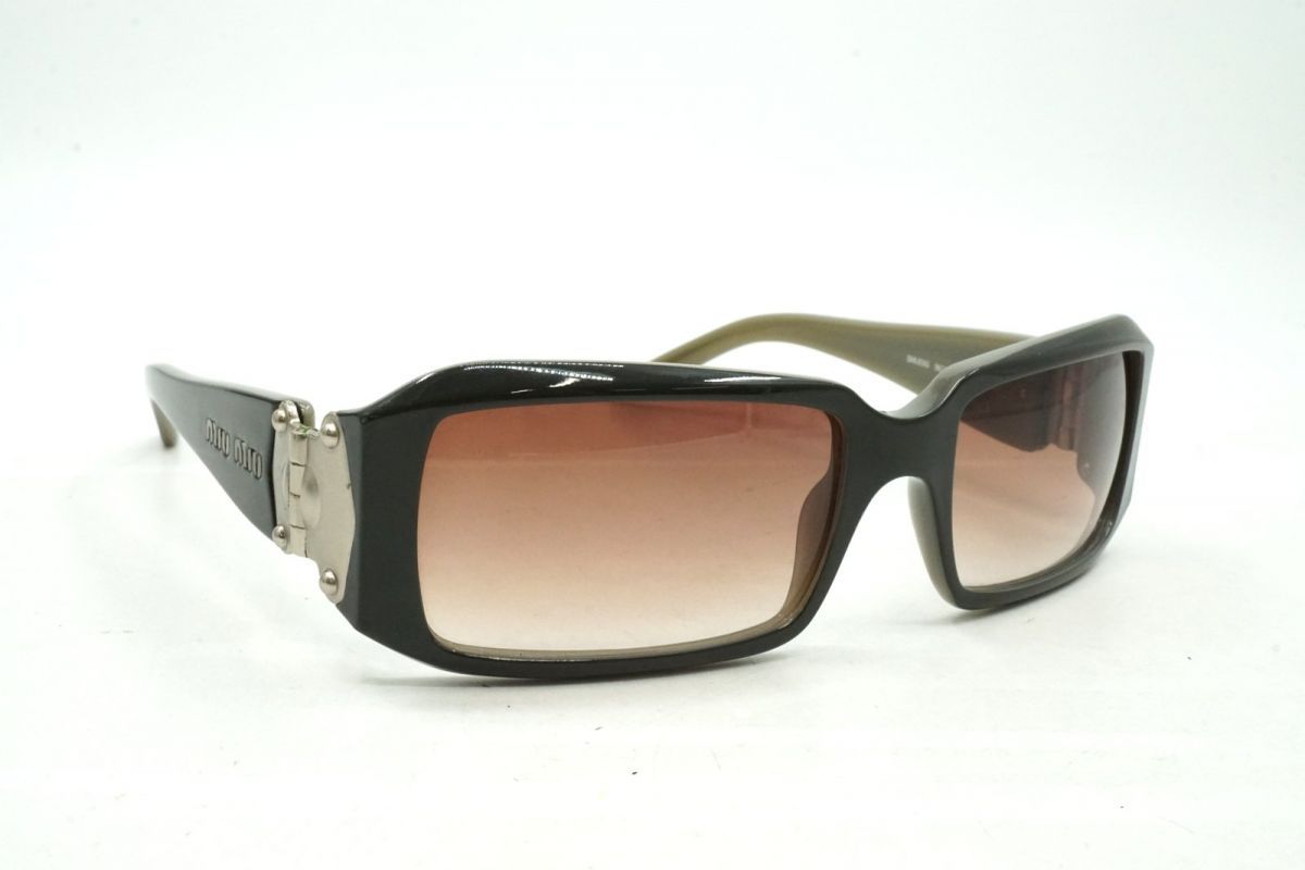 ミュウミュウ 56□17 125 アーカイブ サングラス アイウェア SMU03G 7ES-1X1 ロゴ スクエア カーキ MIUMIU 3971k