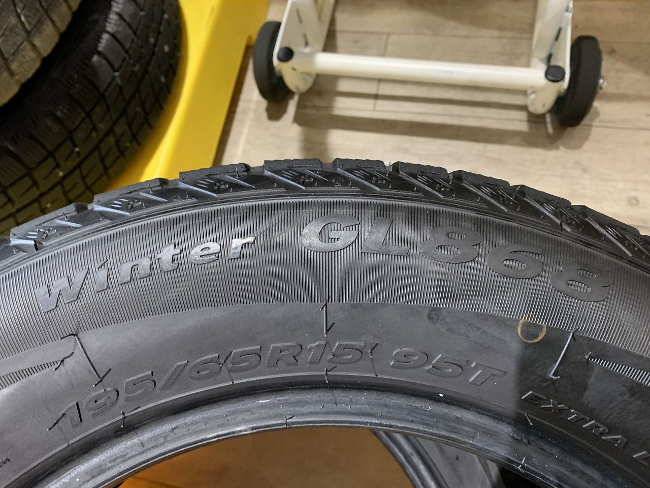 2403067】【2本】スタッドレス GRENLANDER Winter GL868 195/65R15 2021年 6.5mm プリウス ウィッシュ  アリオン カローラ プレミオ レガシィ インプレッサ ノア ヴォクシー エスクァイア ステップワゴン 等 - メルカリ