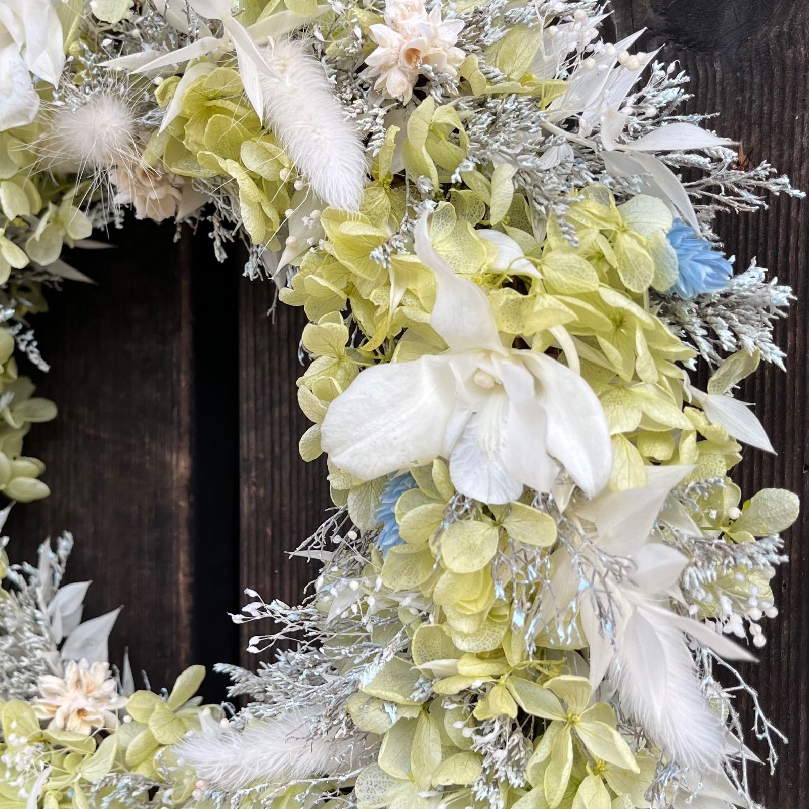 リース 白グリーンにブルー