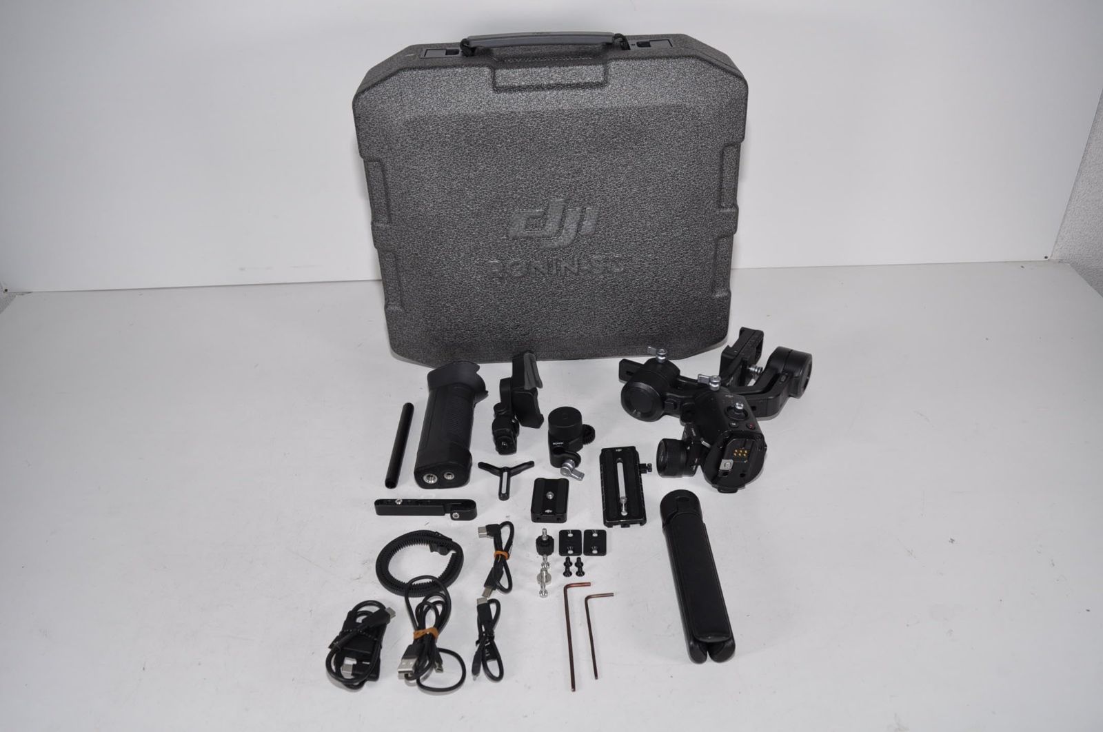 国内正規品】DJI Ronin-SC Pro コンボ 一眼/ミラーレス用ジンバル