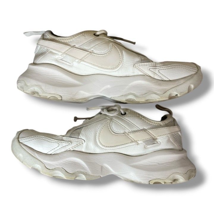 NIKE WMNS TC 7900 ナイキ ウィメンズ TC 7900 DD9682-100 白 ホワイト
