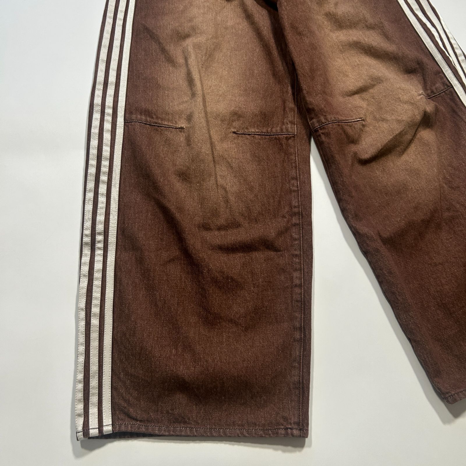 EMIRATES TRACK DENIM PANTS ブラウン the toe EMIRATES TRACK DENIM PANTS ブラウン