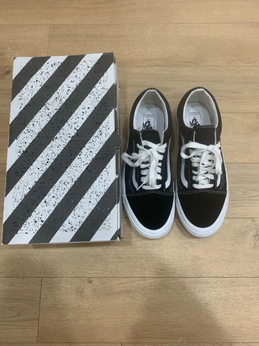 VANS(バンズ) ボルトライン オールドスクール 280 サイズ ほぼ新品 フルボックス（最終価格）を販売しています