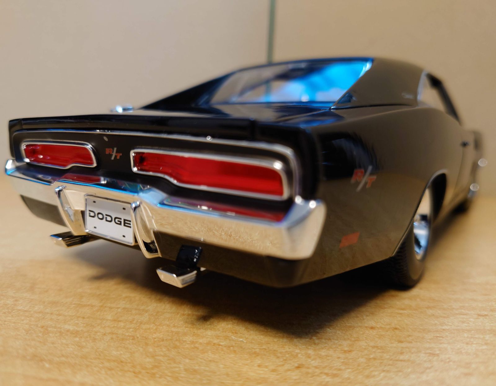 1/18 ダッジチャージャーR/T Dodge Charger R/T 1969 1/18 ダッジ・チャージャーR/T 紺 Dodge Charger R/T 1969