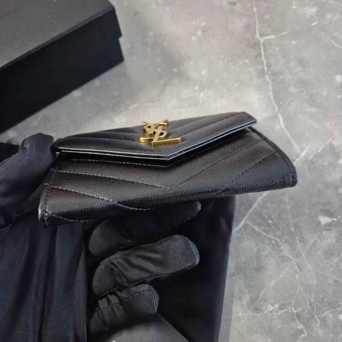 ⭐️未使用級⭐️　サンローラン　YSL　カサンドラ　ミディアムウォレット　黒 ウィメンズ 財布 | サンローラン | YSL ⭐️未使用級⭐️ サンローラン