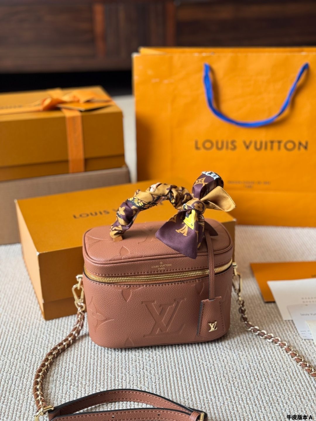 【特別な色彩でコーデに特別感を】LV×ヴァニティチェーンポーチ 今日特価】LV 2025 Vanity Chain Pouch ヴァニティチェーン