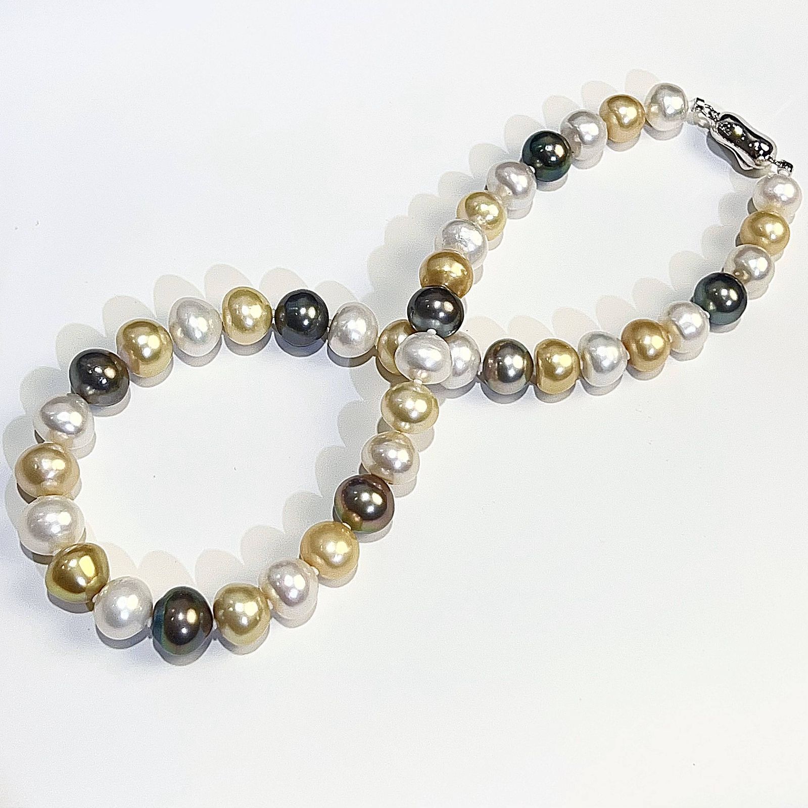 シルバーグレイ