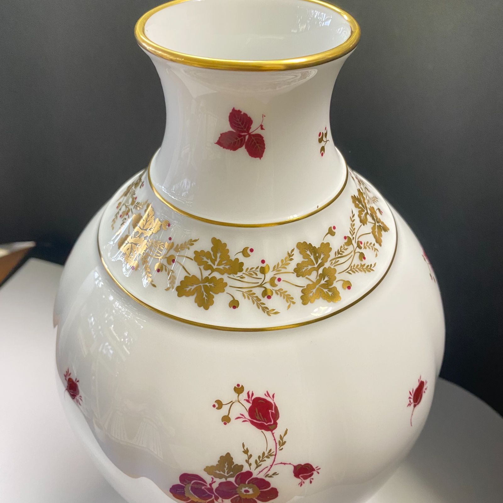 大倉陶園 豪華花瓶 希少 - メルカリ 大倉陶園 豪華花瓶 希少 - メルカリ