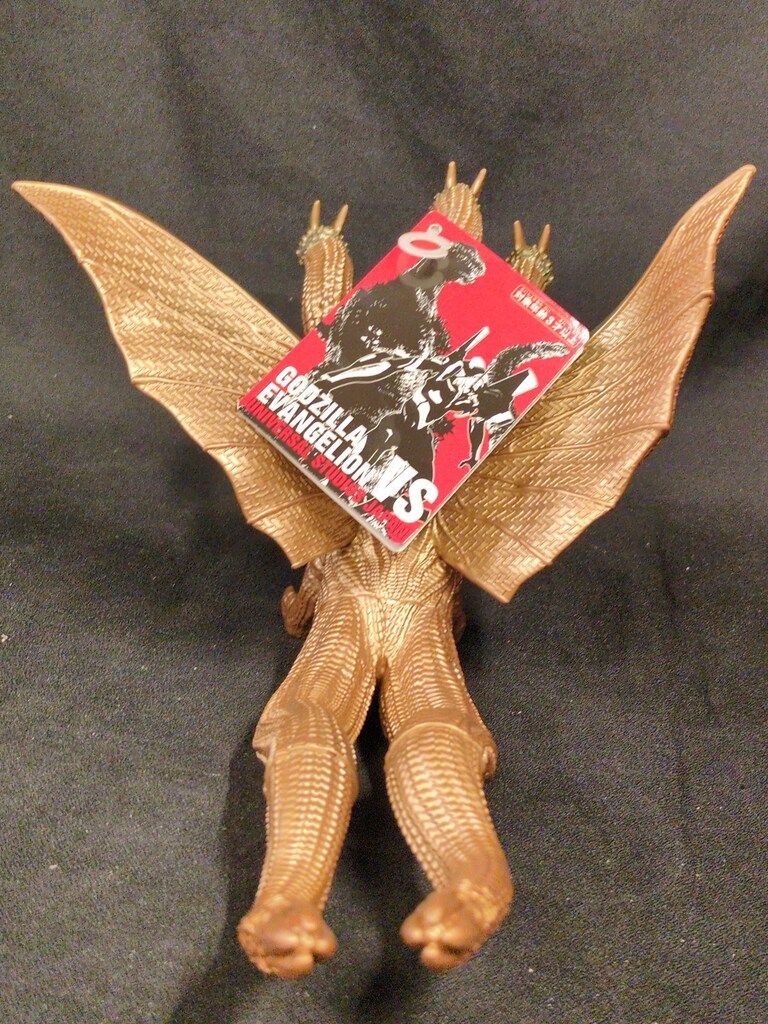 USJ限定・ゴジラ対エヴァンゲリオン・ギドラ USJ限定、完全新規ソフビのキングギドラ（ゴジラ対