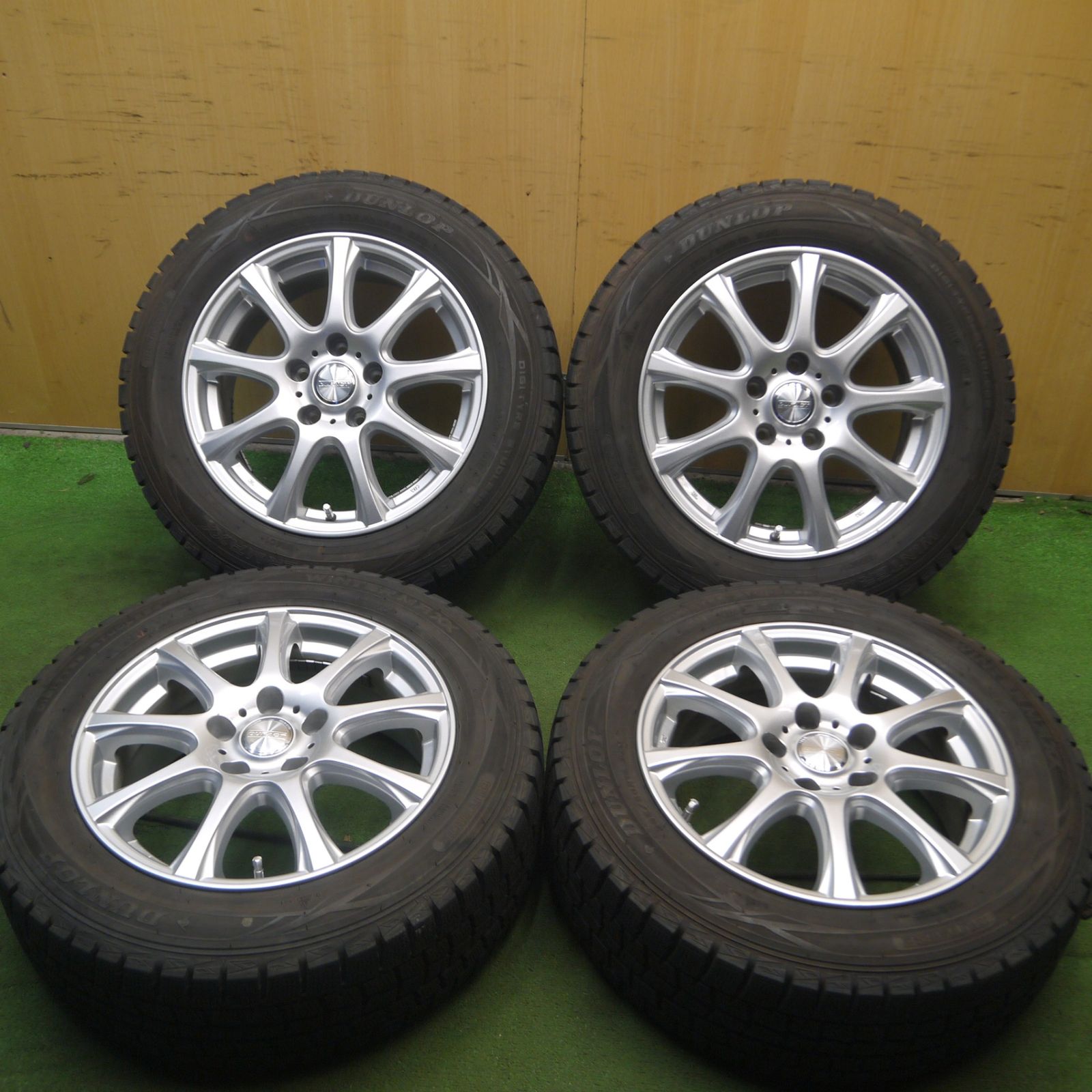 *送料無料* バリ溝！キレイ！9.5分スタッドレス 205/60R16 ダンロップ ウインターマックス WM01 DUFACT デュファクト 16インチ PCD114.3/5H4072901Hス