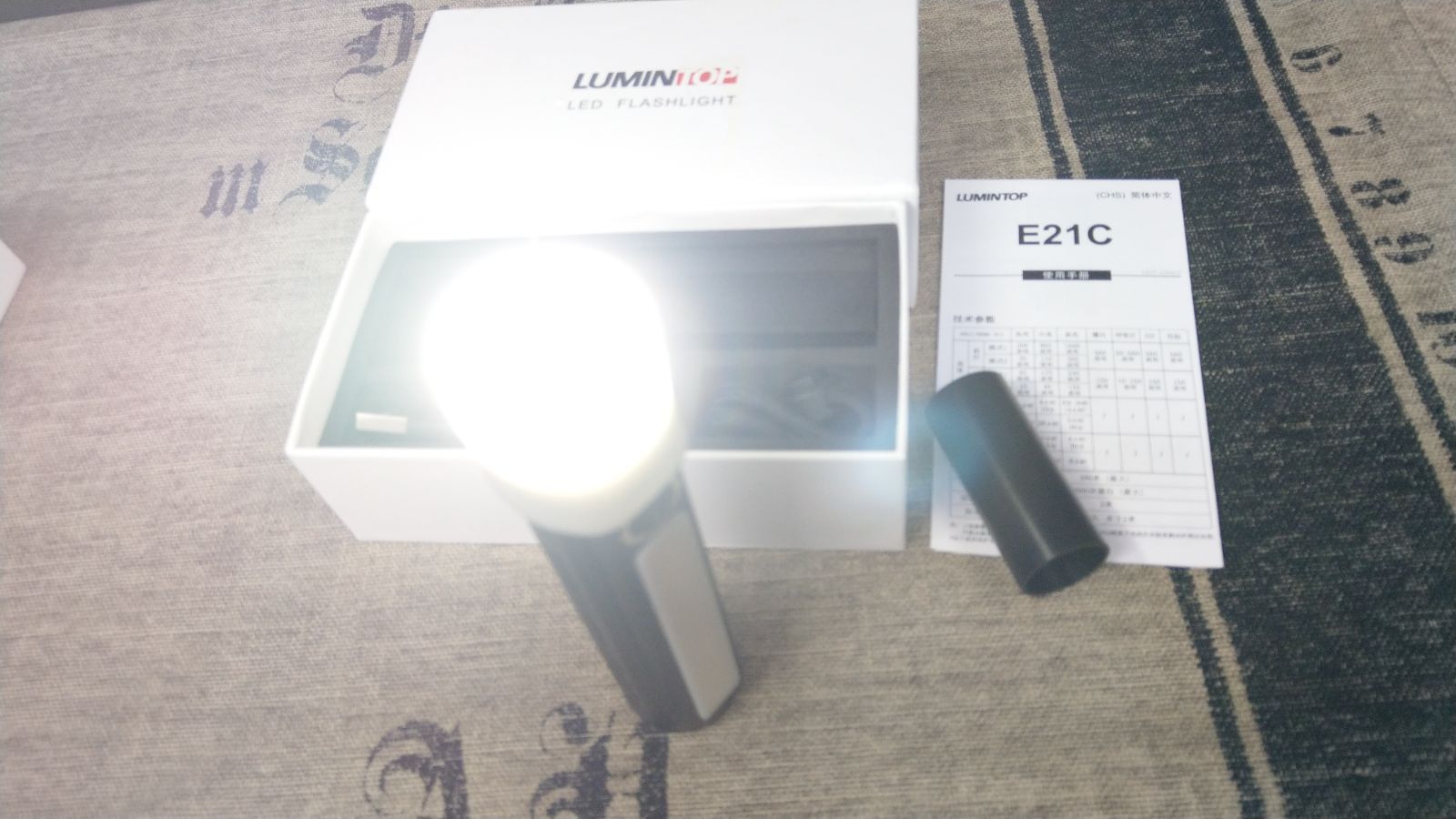 LUMINTOPの名機 E05Cの性能をそのままアップさせた E21C 電池付き - メルカリ