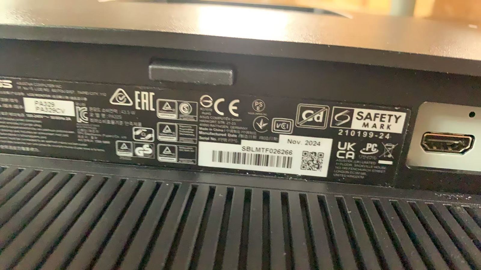 60Hz ディスプレイ