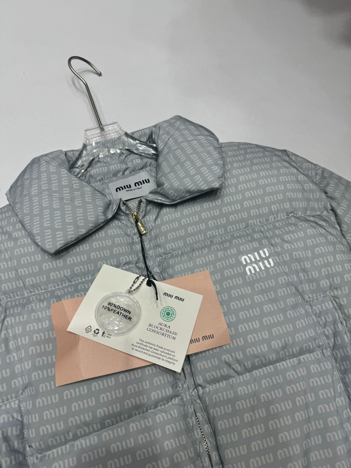 Miumiuレディースダウンジャケット｜
