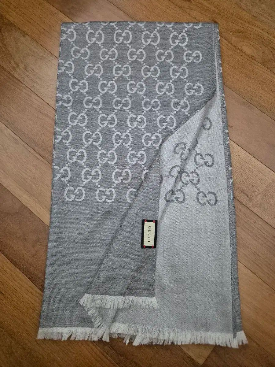 GUCCI グッチ スカーフ マフラー ♥ グレー