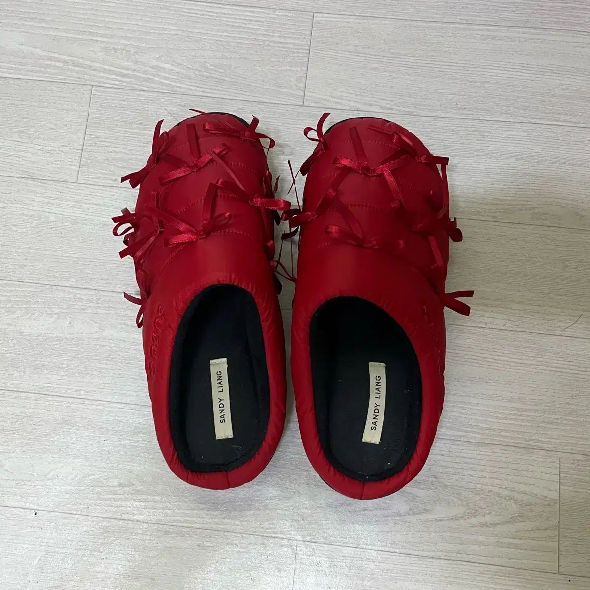 スブ x Sandy Liang サンディーリアン コラボ モデル