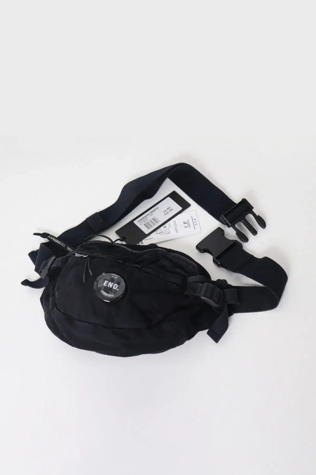 CP 会社 x PALACE パレス アダプト クロスボディバッグ ブラック 新製品を販売しています