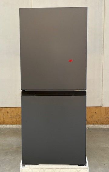 総内容量135L 大容量50L式引き出し式冷凍庫＆オーブンレンジも置ける耐熱100℃テーブル