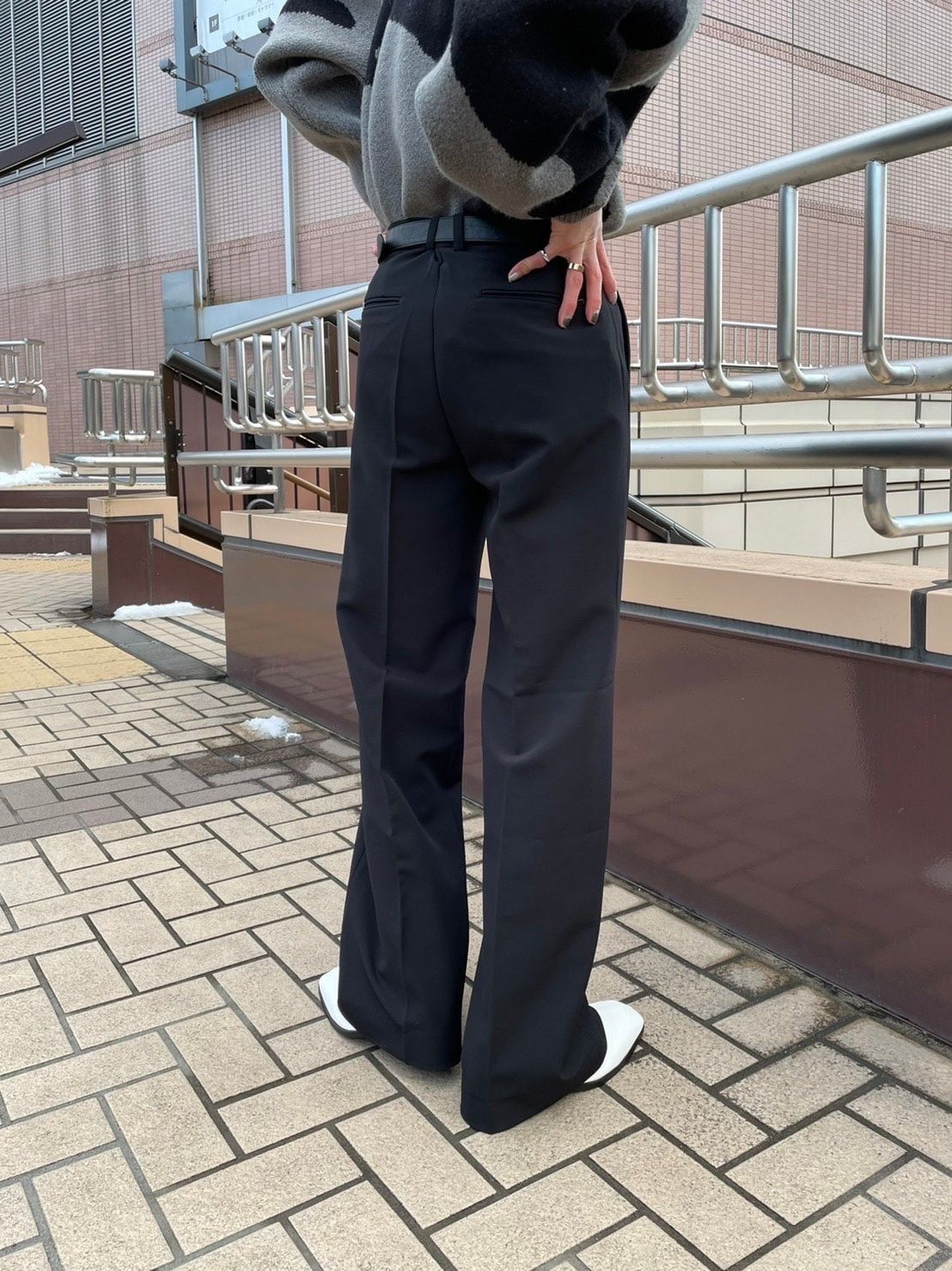 【未使用品】【Chikashitsu +】 simple slacks (3color) ブラック Mサイズ