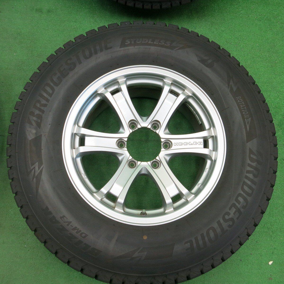 バリ溝！22年！キレイ！9.5分☆KEELER 265/70R17 スタッドレス 