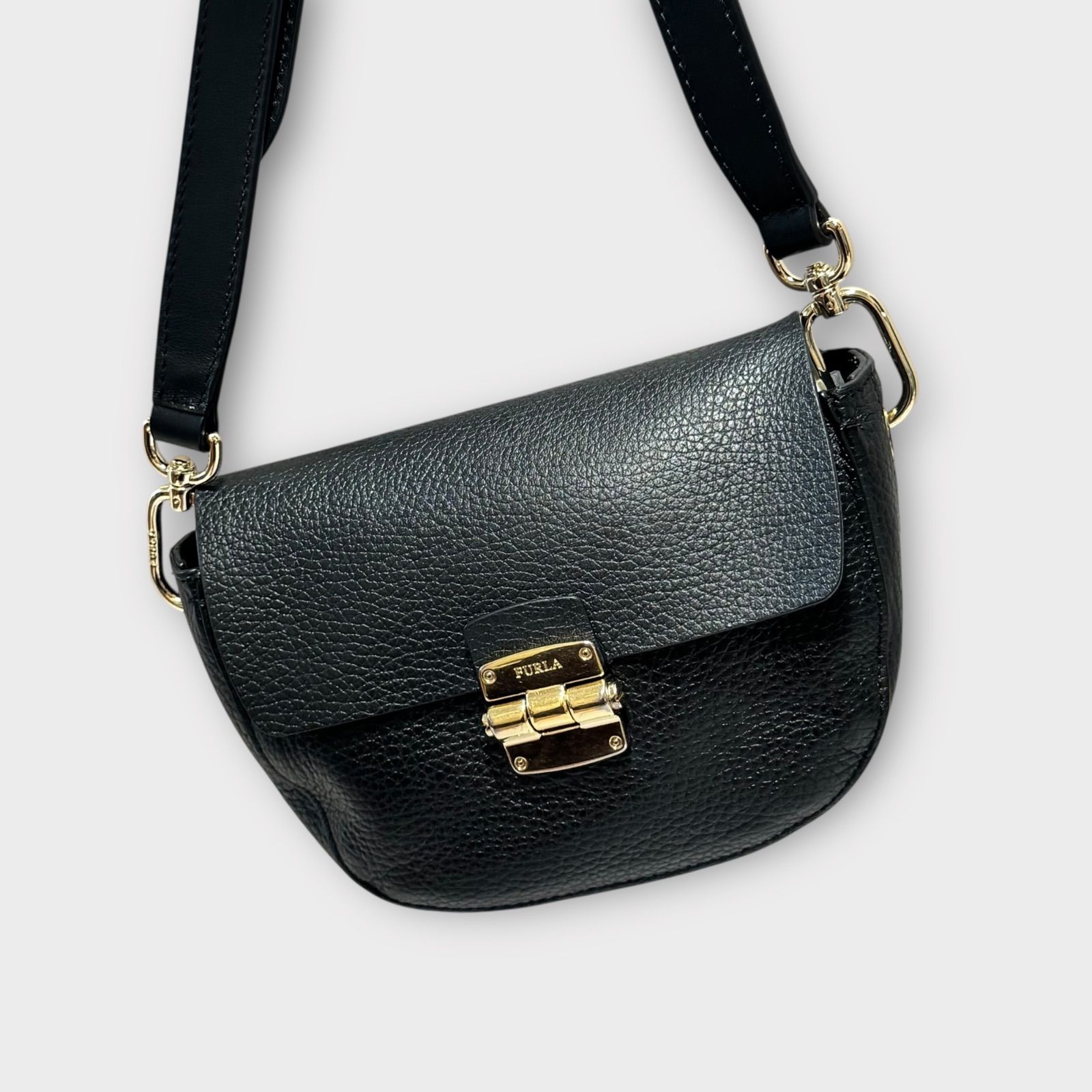 超美品！FURLA フルラ クラブ レザー ショルダーバッグ ミニバッグ 黒 