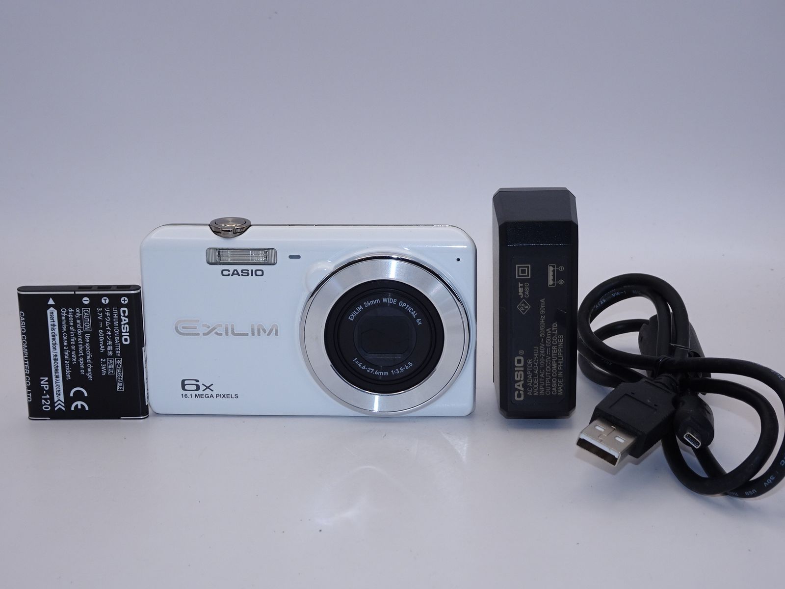 外観特上級】CASIO カシオ EXILIM EX-Z880 ホワイト - メルカリ