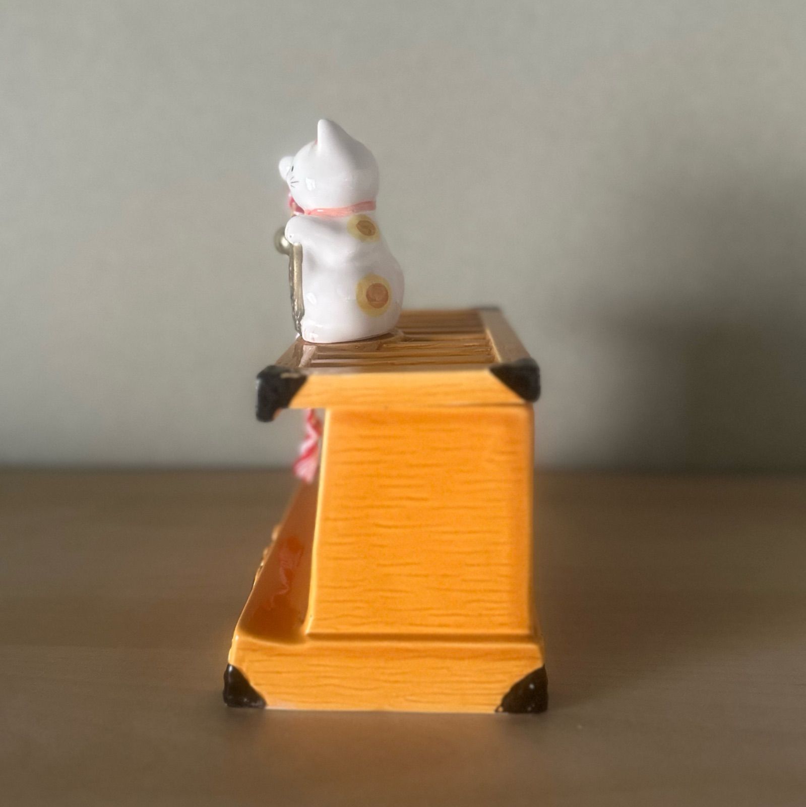 状態良好◇昭和レトロ 貯金箱 賽銭箱 陶器◇白猫 開運 宝くじ 三
