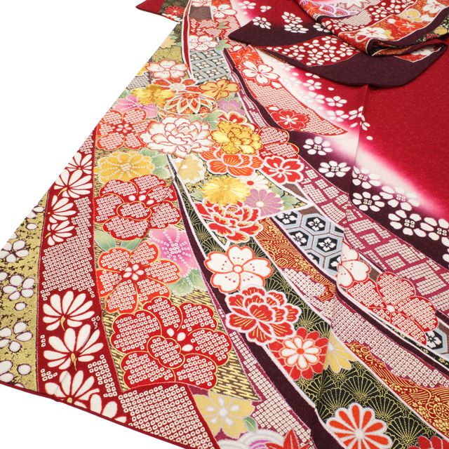 中古】 振袖 袷 着物 正絹 絹 金駒刺繍 金彩加工 牡丹 桜 赤地 中古】 振袖 袷 着物 正絹 絹 金駒刺繍 金彩加工 牡丹 桜 赤地
