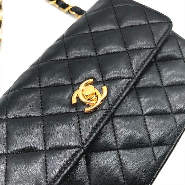 CHANEL シャネル