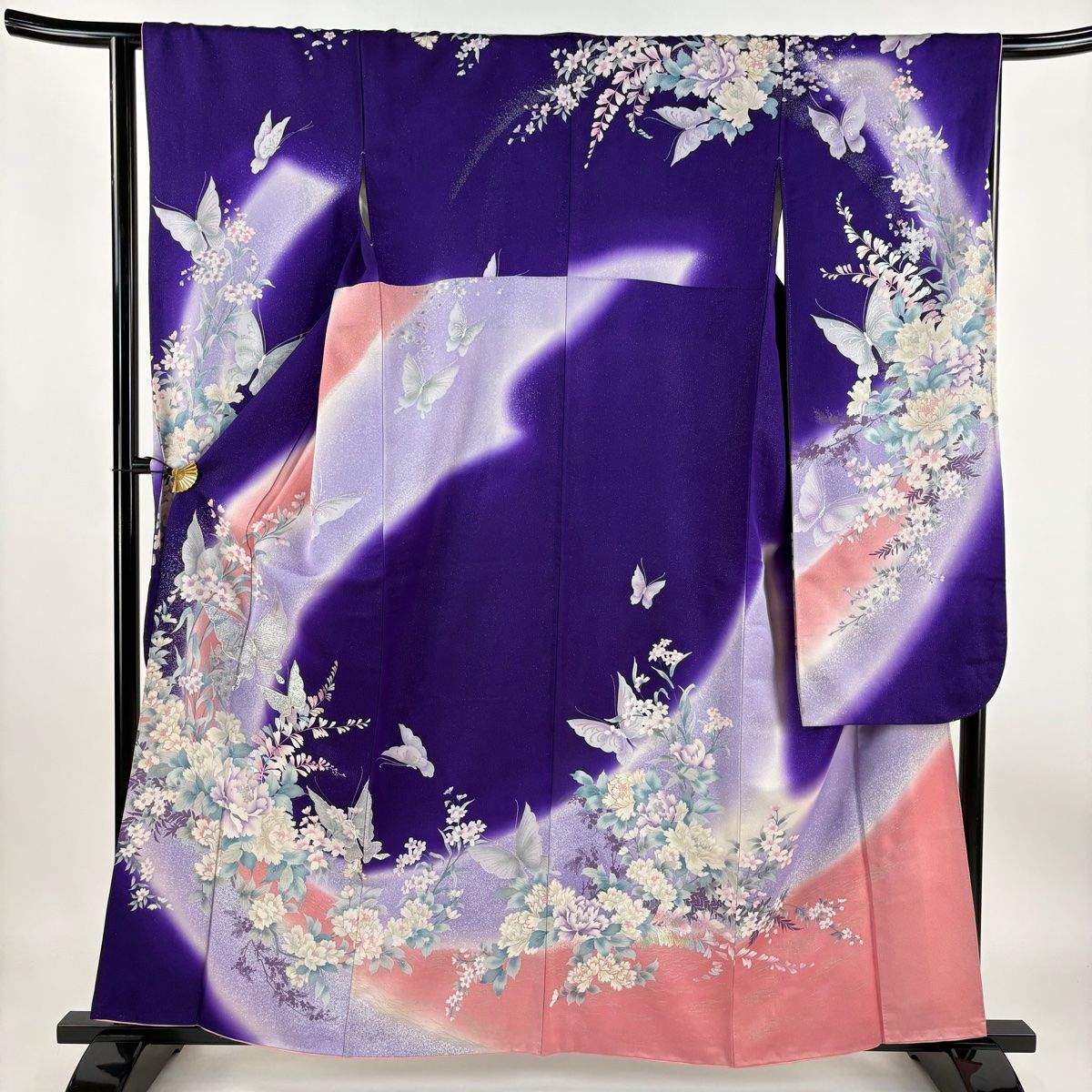 D368 振袖　紫　蝶　花　正絹　着物　袷　極美品 洗える着物 セット「袷着物：ばら 紫色＋京袋帯：黒 郡蝶