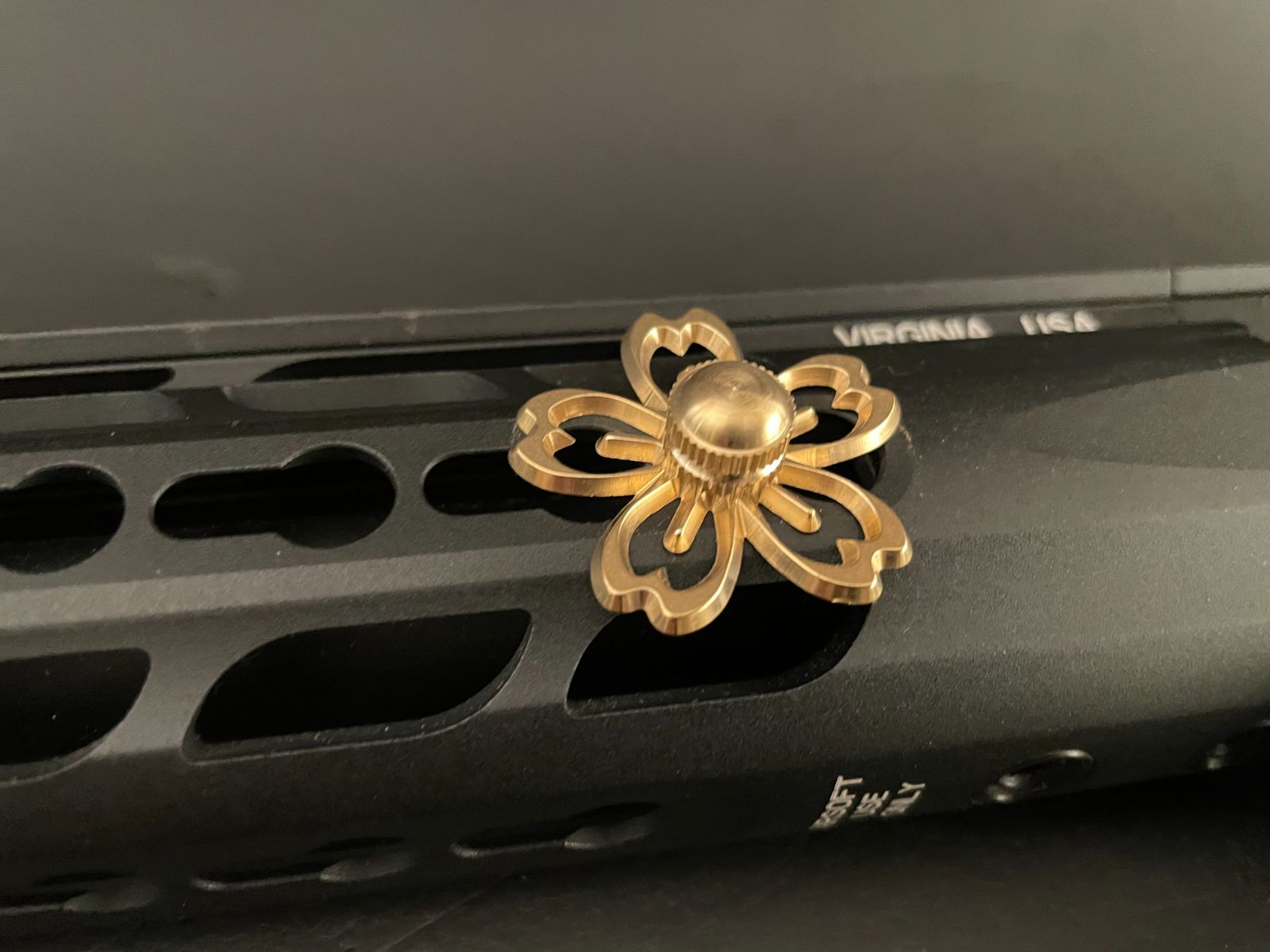 真鍮戦飾 桜飾り M-LOK KeyMod対応 ネジ式 - メルカリ