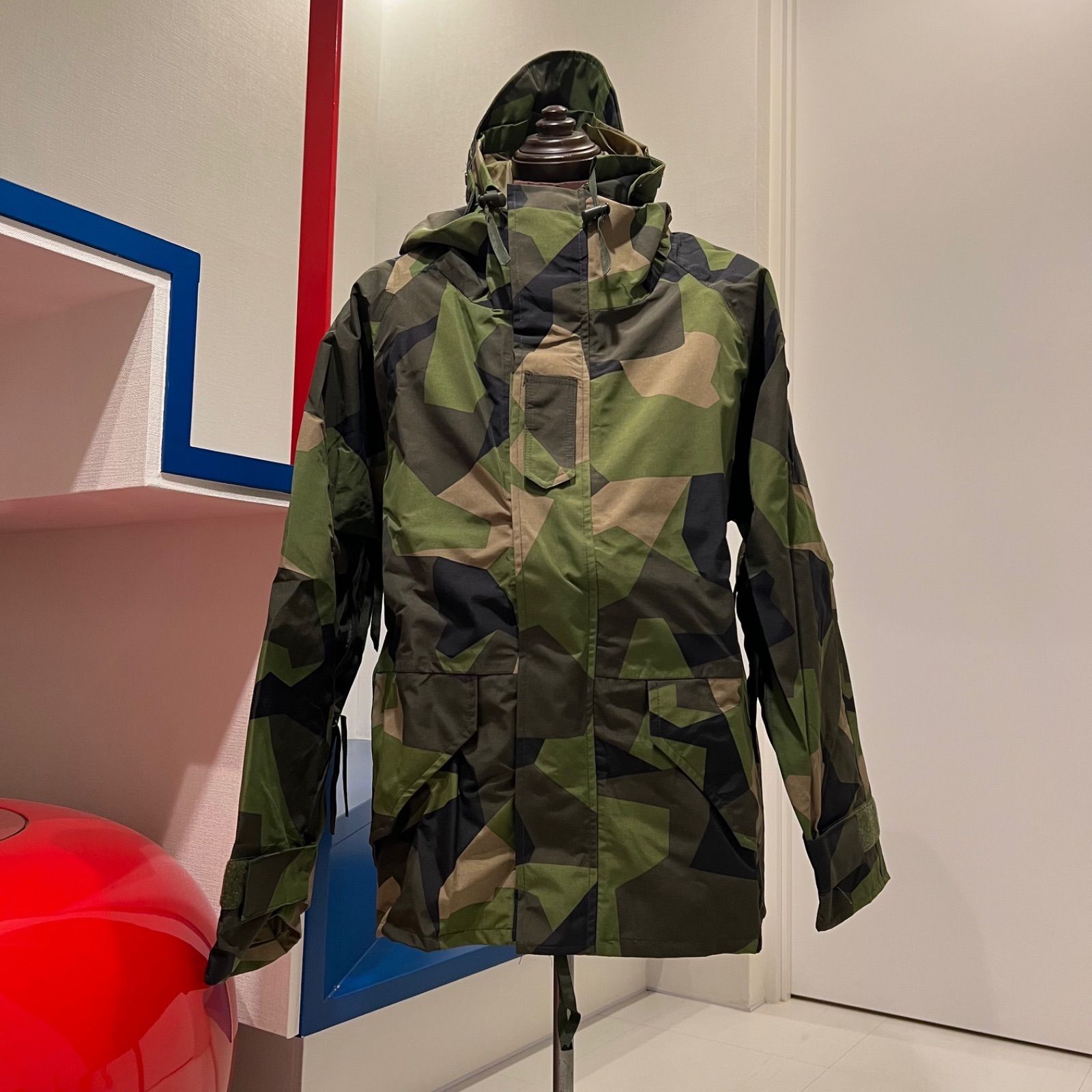 M 新品 スウェーデン軍 M90 マウンテンパーカー GORE-TEX 迷彩