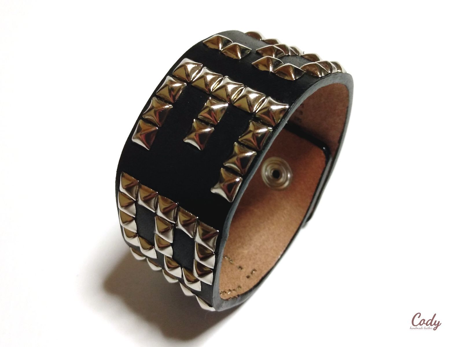 【REBEL】30mm スタッズリストバンド　本革 ロック ロカビリー パンク ヴィンテージ 茶芯