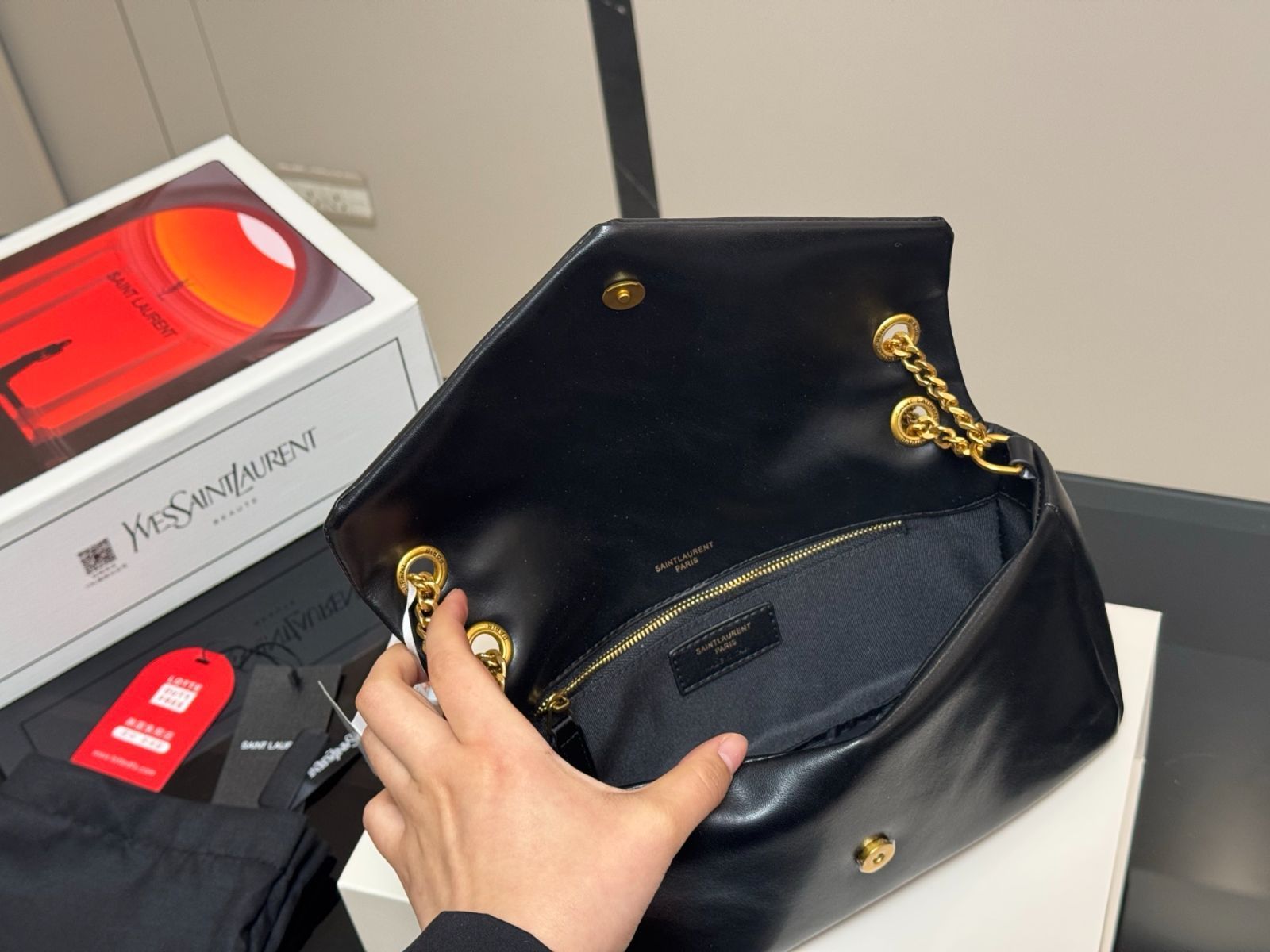 Saint Laurent YSL Calypso ショルダーバッグ Calypso Handbag Collection for Women | Saint Laurent | YSL