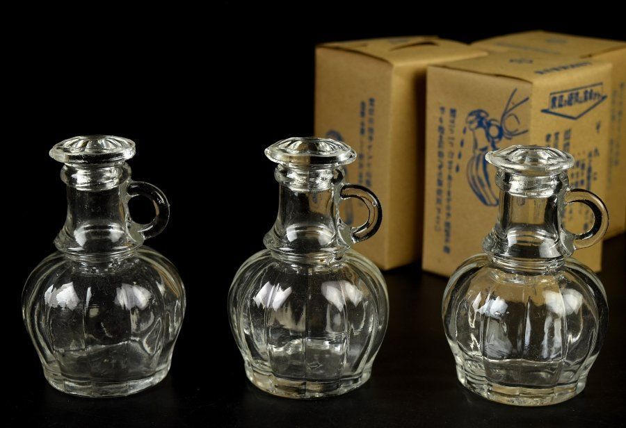 蔵A2125b1 レトロ キッコーマン ガラス醤油差し 3点