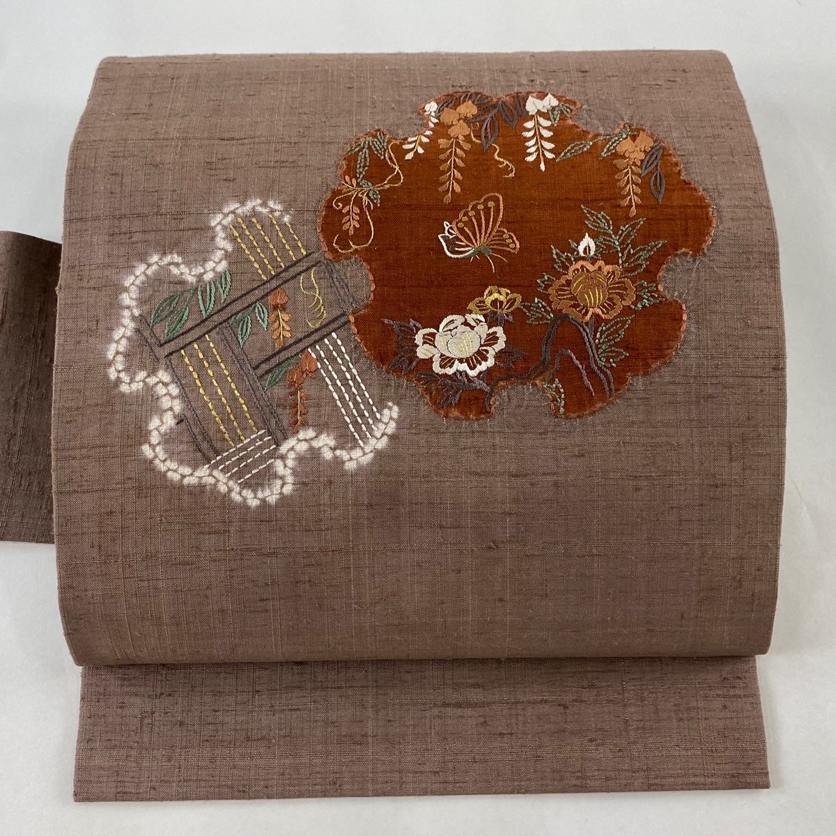 名古屋帯 美品 秀品 紬地 草花 鳥 刺繍 焦茶色 正絹 【中古