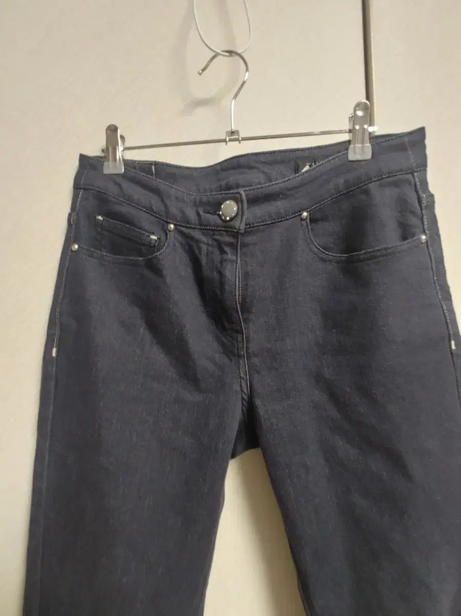 ブーツカットパンツ